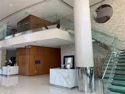 2 bedroom 2 bath Residential Lease for rent at 41 SE 5th St # 1517, Miami FL 33131