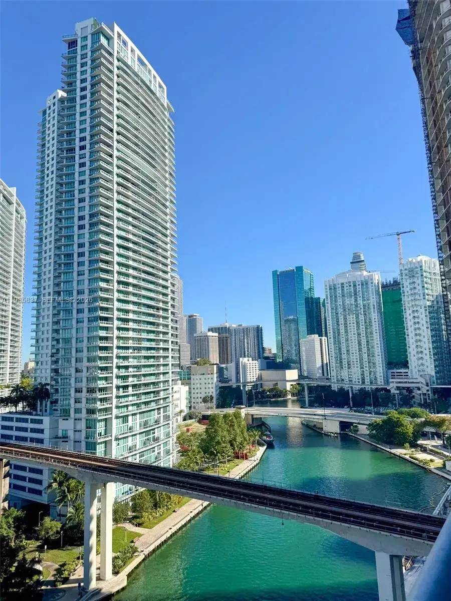 1 bedroom 1 bath Residential for sale at 690 SW 1st Ct # 1709, Miami FL 33130