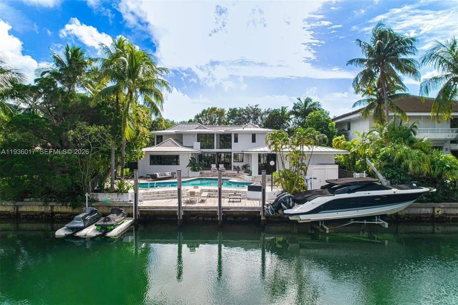 5 bedroom 4 bath Residential for sale at 121 Knollwood Drive, Key Biscayne FL 33149