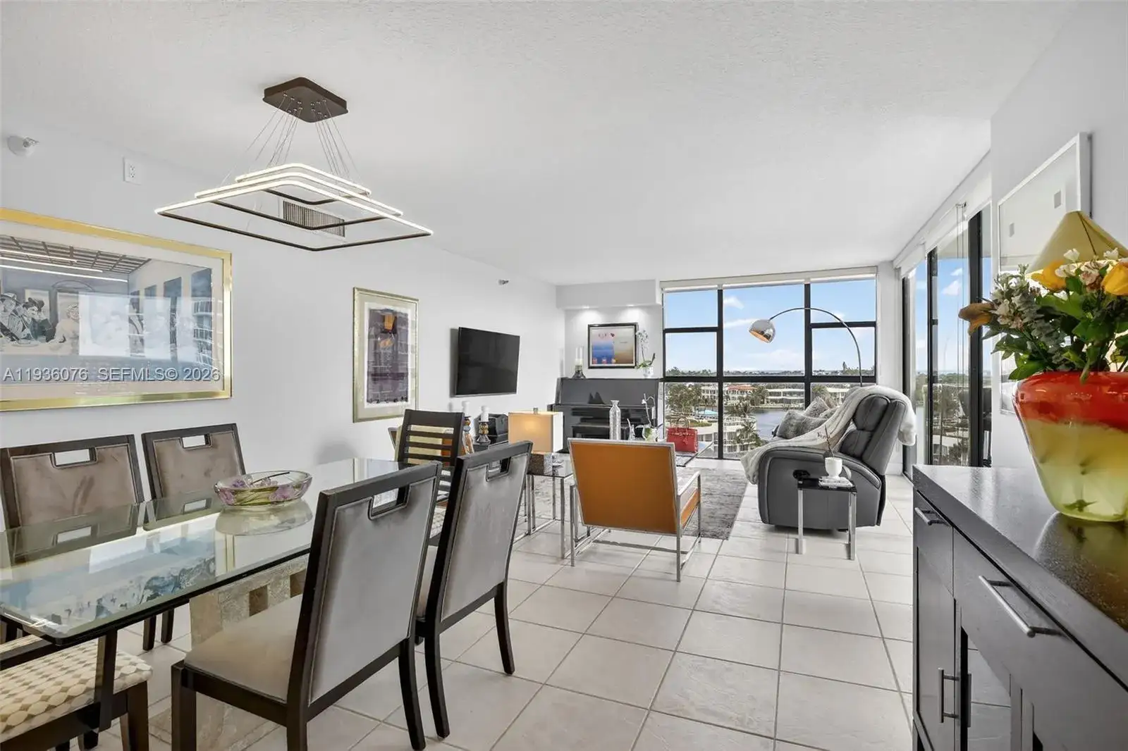 2 bedroom 2 bath Residential for sale at 20505 E Country Club Dr # 833, Aventura FL 33180