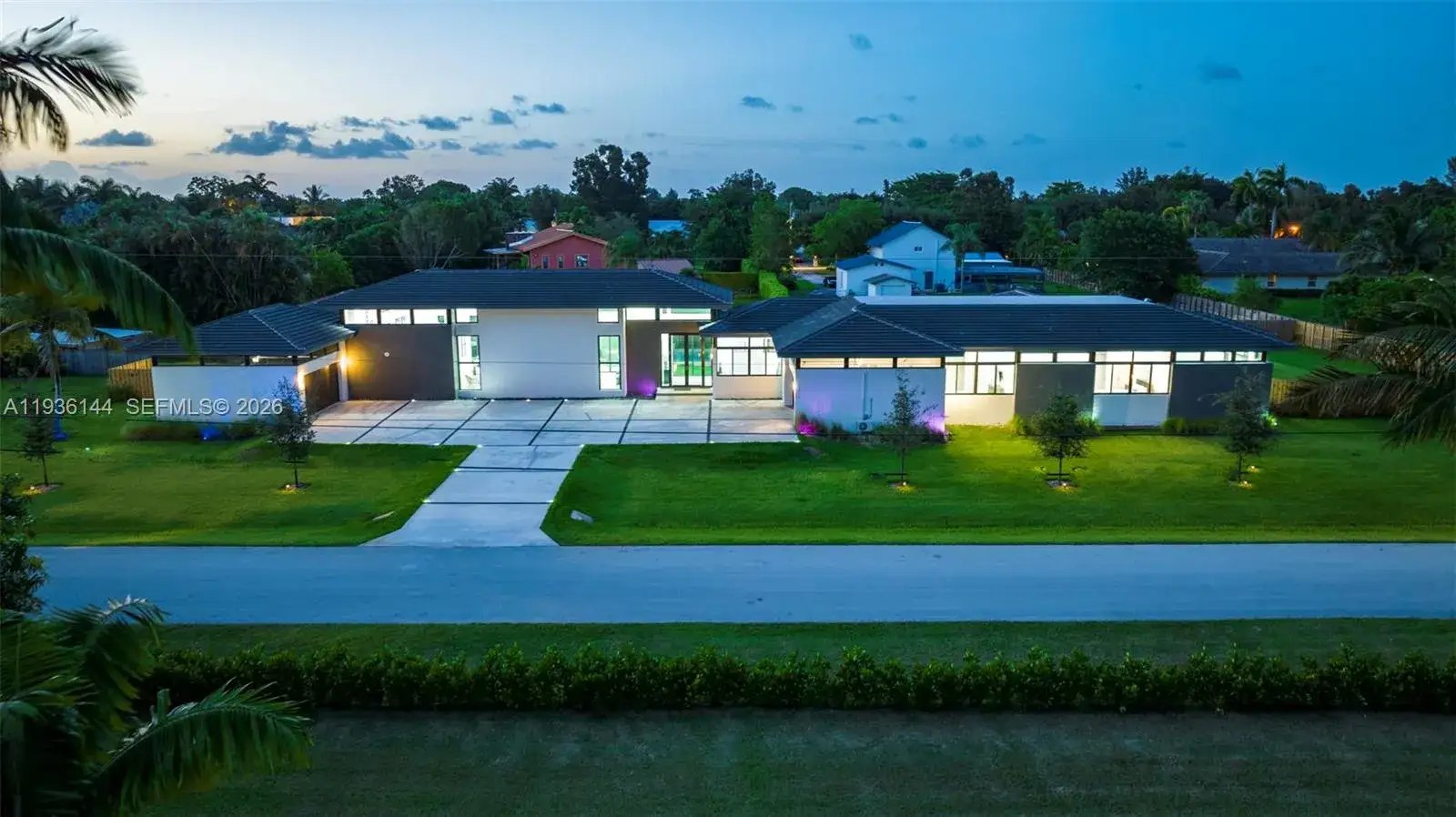 11911 NW 2nd St, Plantation FL 33325