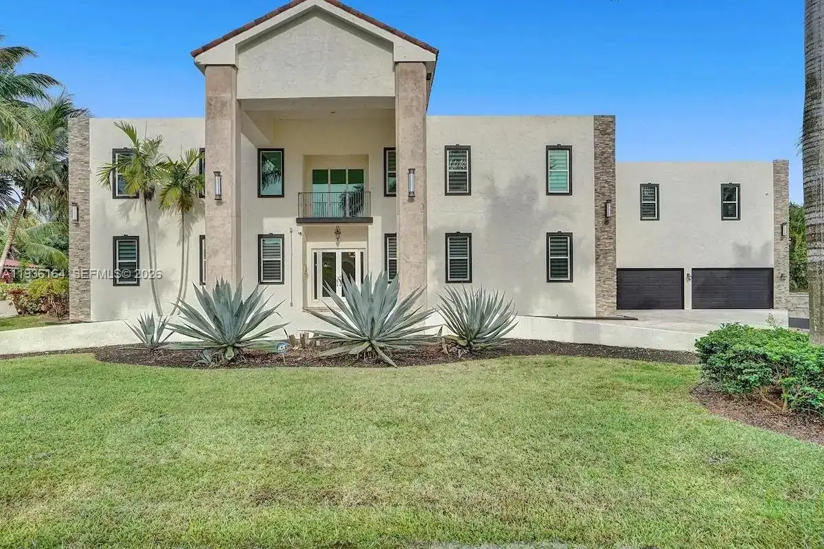 1430 NW 114th Ave, Plantation FL 33323