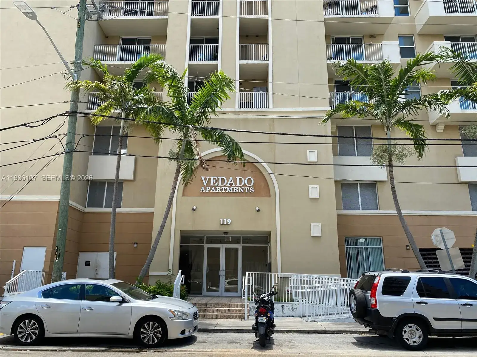 1 bedroom 1 bath Residential Lease for rent at 119 SW 6th Ave # 707, Miami FL 33130