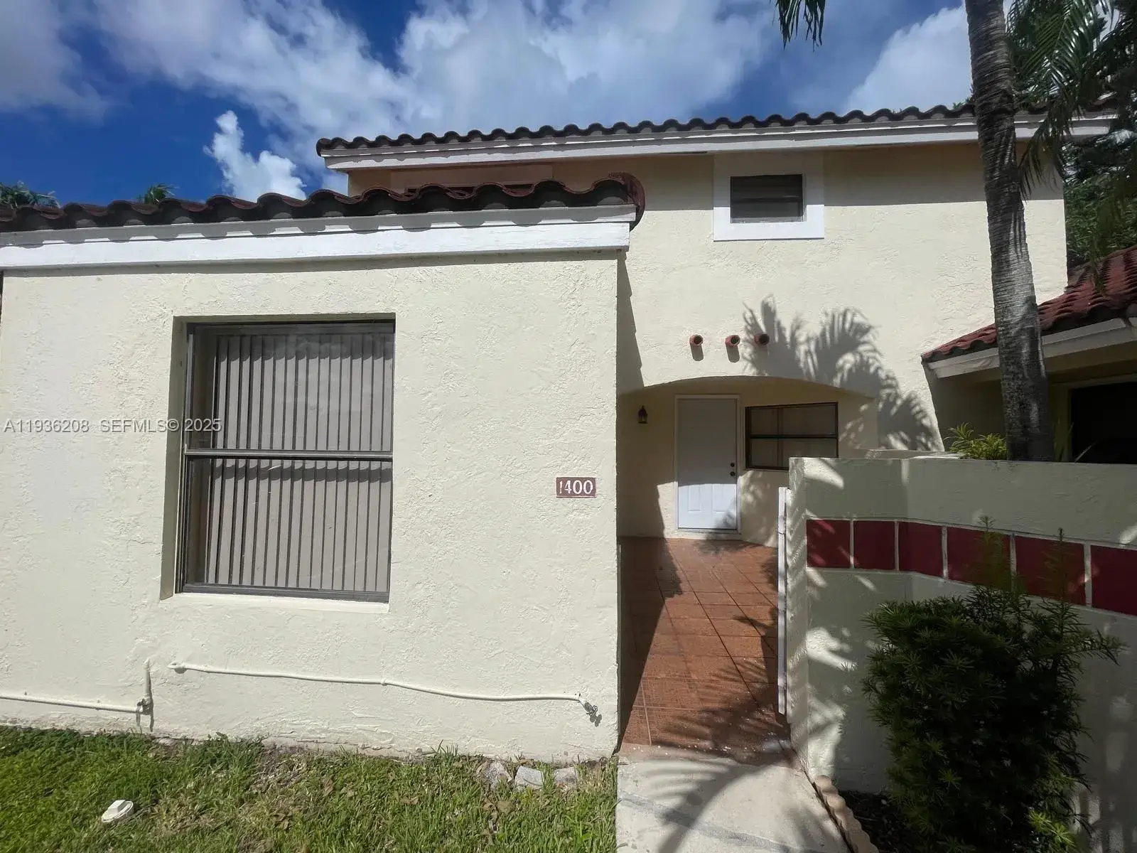 3 bedroom 2 bath Residential Lease for rent at 1400 San Remo Cir # 1400, Homestead FL 33035
