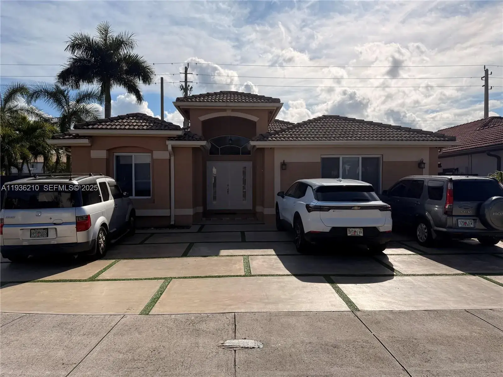 3 bedroom 2 bath Residential Lease for rent at 16274 SW 71st Ter, Miami FL 33193