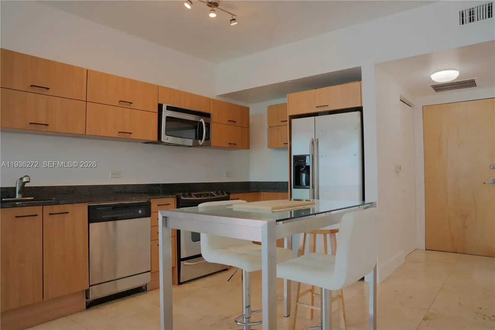 1 bedroom 1 bath Residential for sale at 350 S Miami Ave # 3307, Miami FL 33130