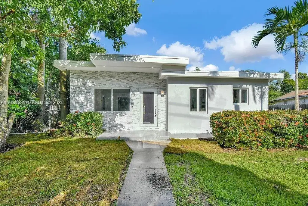 3 bedroom 3 bath Residential for sale at 7902 SW 67th Ave, South Miami FL 33143