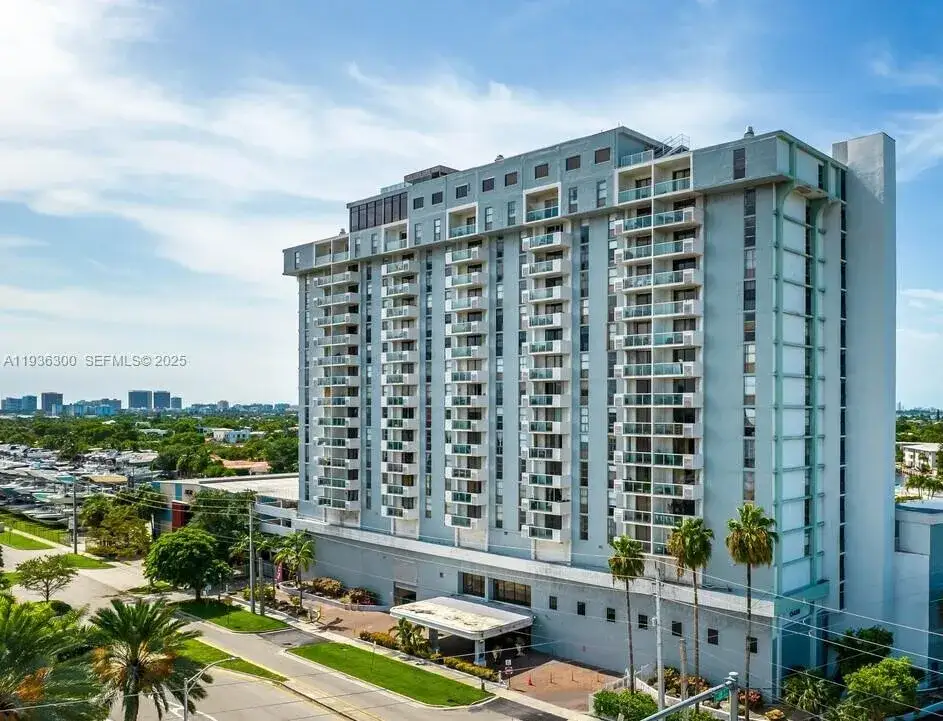 2 bedroom 2 bath Residential for sale at 13499 Biscayne Blvd # 1013, North Miami FL 33181