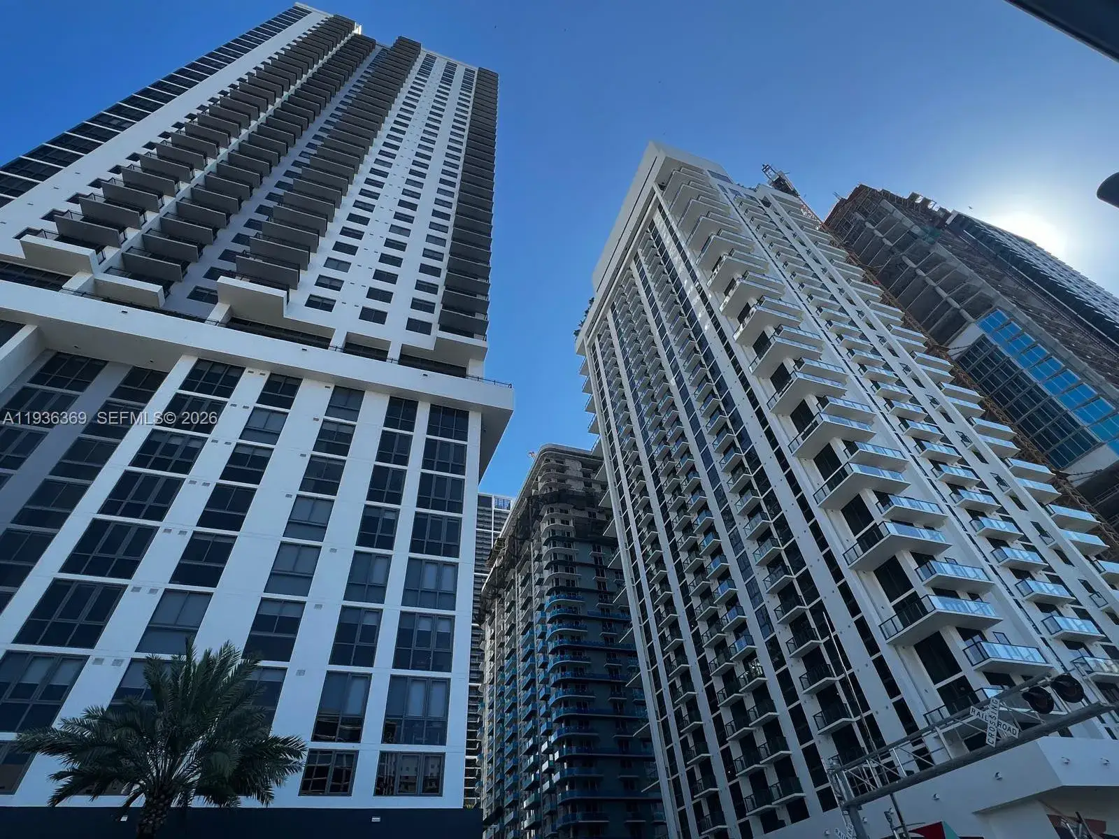 1 bedroom 1 bath Residential Lease for rent at 11 NE 6th Street # 2113, Miami FL 33132
