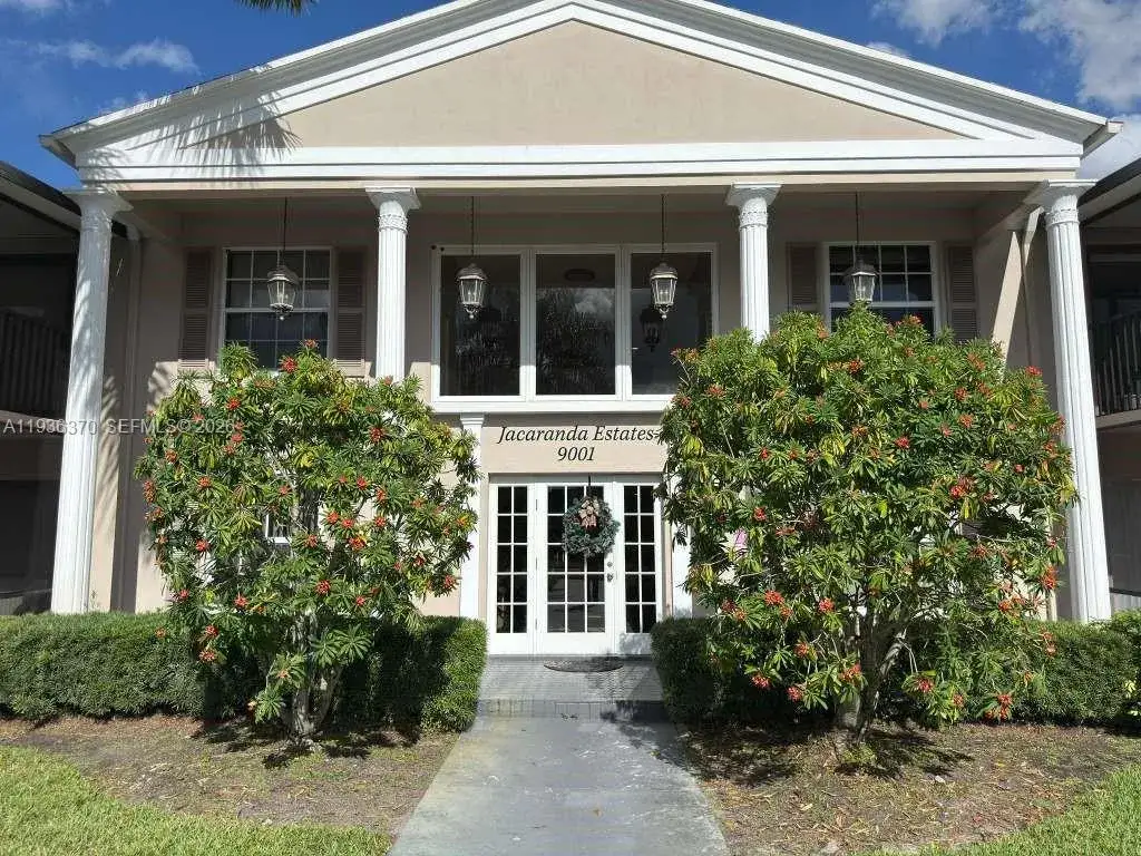 2 bedroom 2 bath Residential Lease for rent at 9001 Jacaranda Ln # 107, Plantation FL 33324