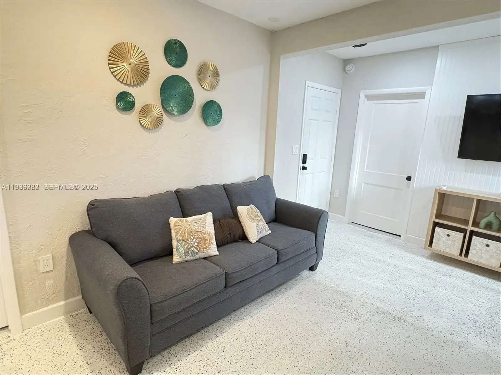 1 bedroom 1 bath Residential Lease for rent at 1901 SW SW 9 Street # 3, Miami FL 33135