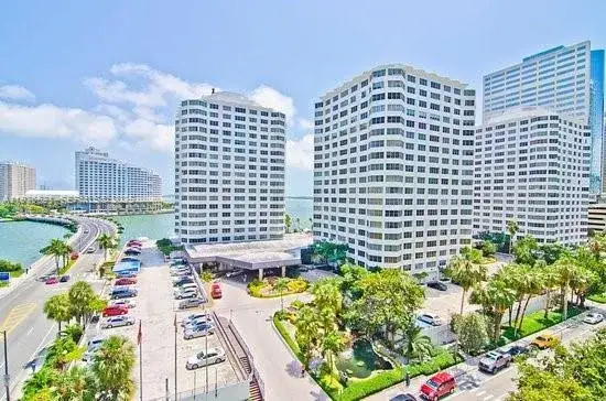 2 bedroom 2 bath Residential Lease for rent at 801 Brickell Bay Dr # 761, Miami FL 33131