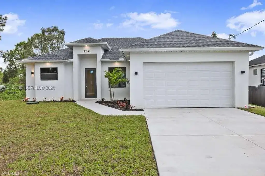 3 bedroom 2 bath Residential for sale at 812 HOMESTEAD, Lehigh Acres FL 33974