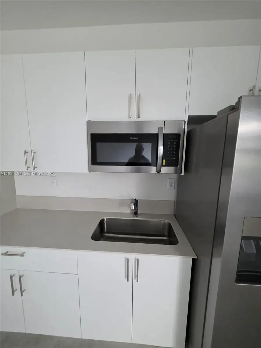 5 bedroom 3 bath Residential Lease for rent at 19571 SW 339 Terrace # 1, Homestead FL 33034