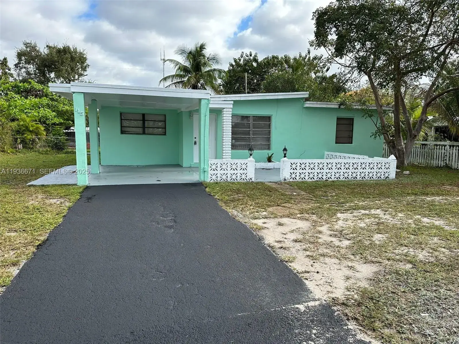 3 bedroom 1 bath Residential Lease for rent at 115 Virginia  RD # 115, Hollywood FL 33023