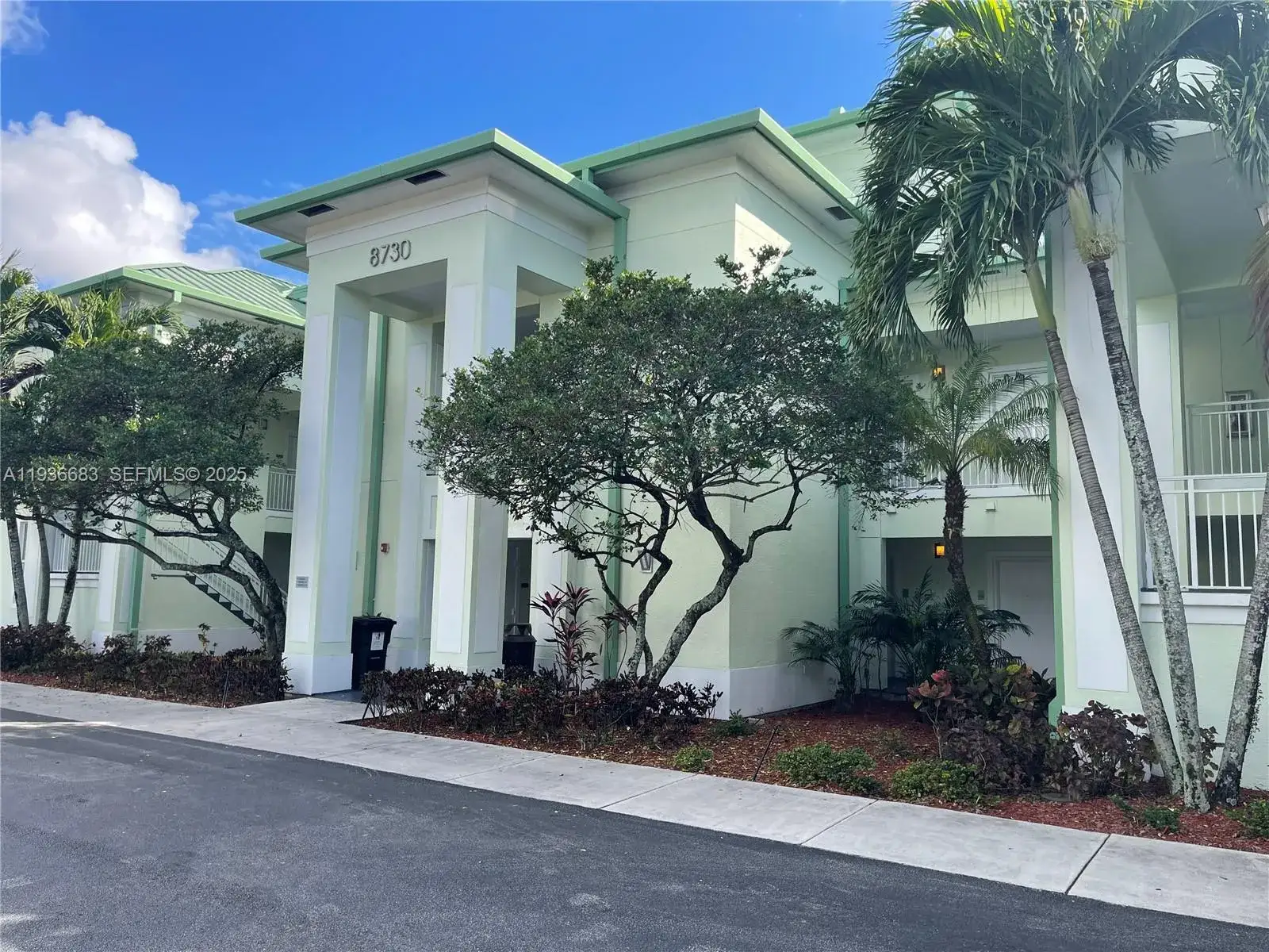 1 bedroom 1 bath Residential for sale at 5300 NW 87th Ave # 1103, Doral FL 33178
