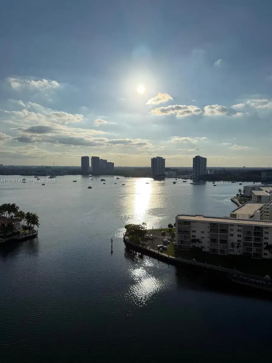 2 bedroom 2 bath Residential for sale at 1000 W Island Blvd # 1710, Aventura FL 33160