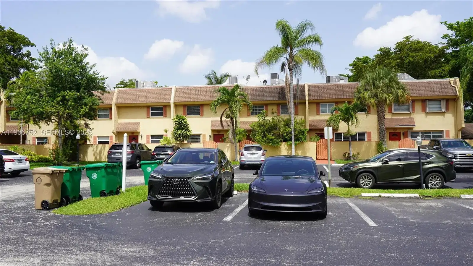 2 bedroom 1 bath Residential for sale at 7175 Nova Dr # 204, Davie FL 33317