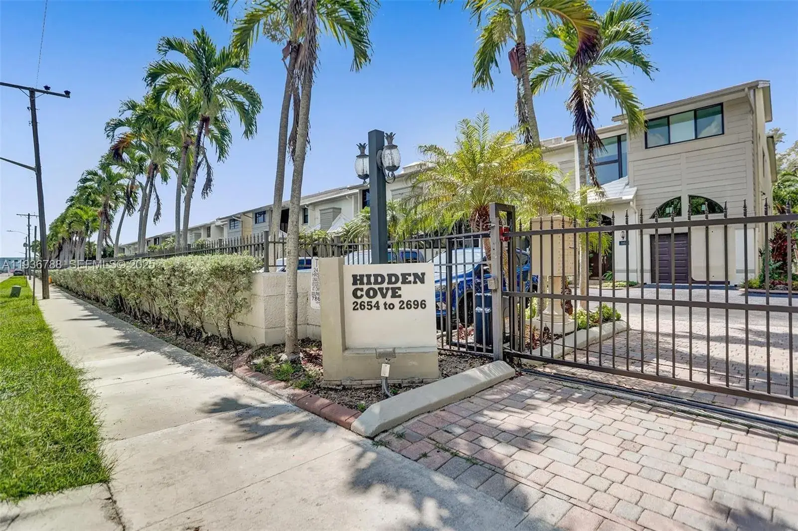 2 bedroom 3 bath Residential for sale at 2676 NE 135th St, North Miami FL 33181
