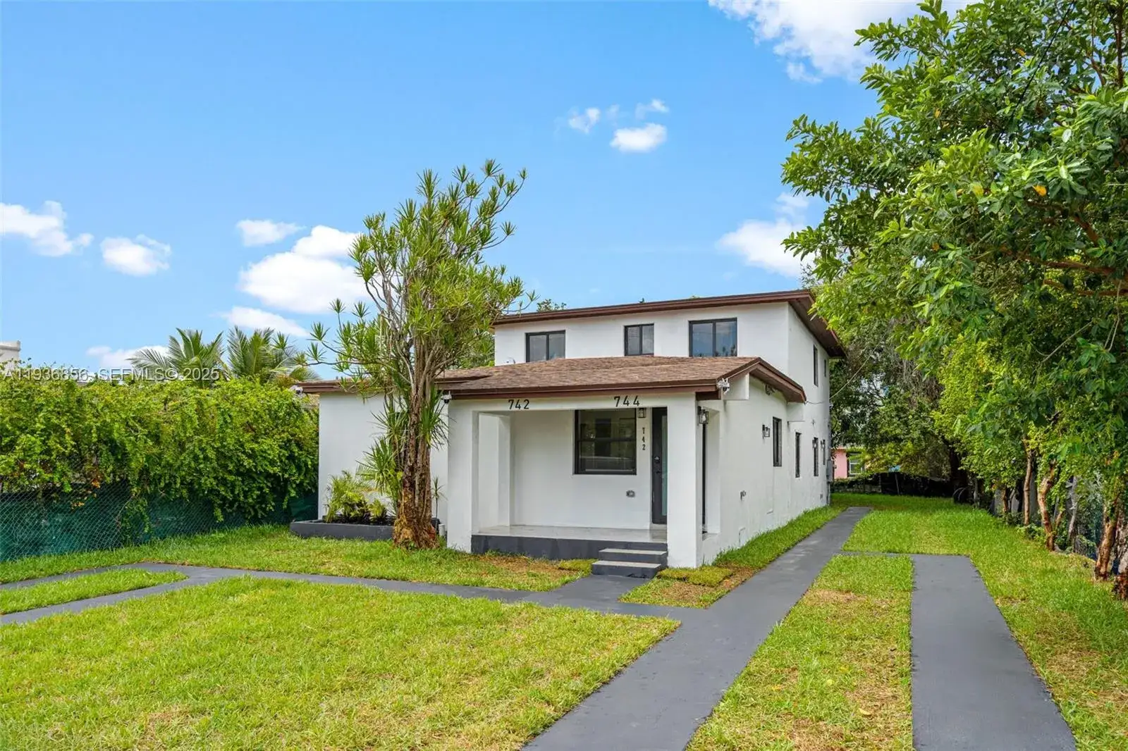 Commercial Sale for sale at 742 NW 70th St, Miami FL 33150