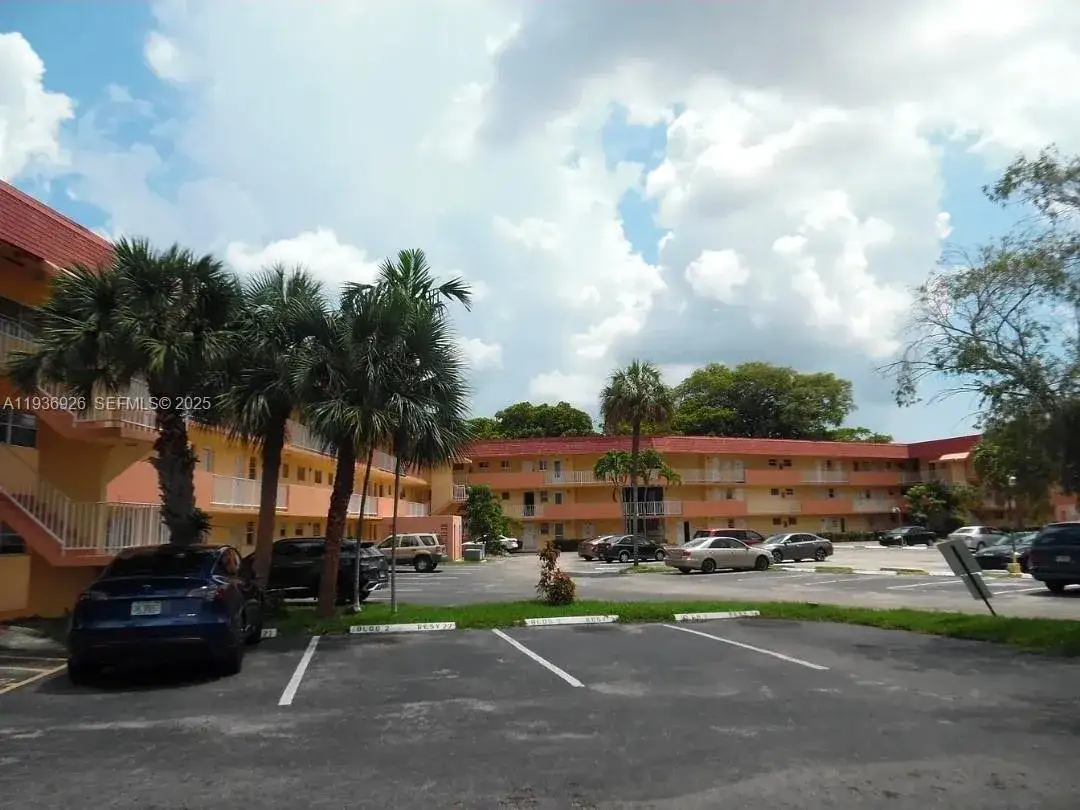2 bedroom 2 bath Residential for sale at 1540 NE 191st St # 145, Miami FL 33179