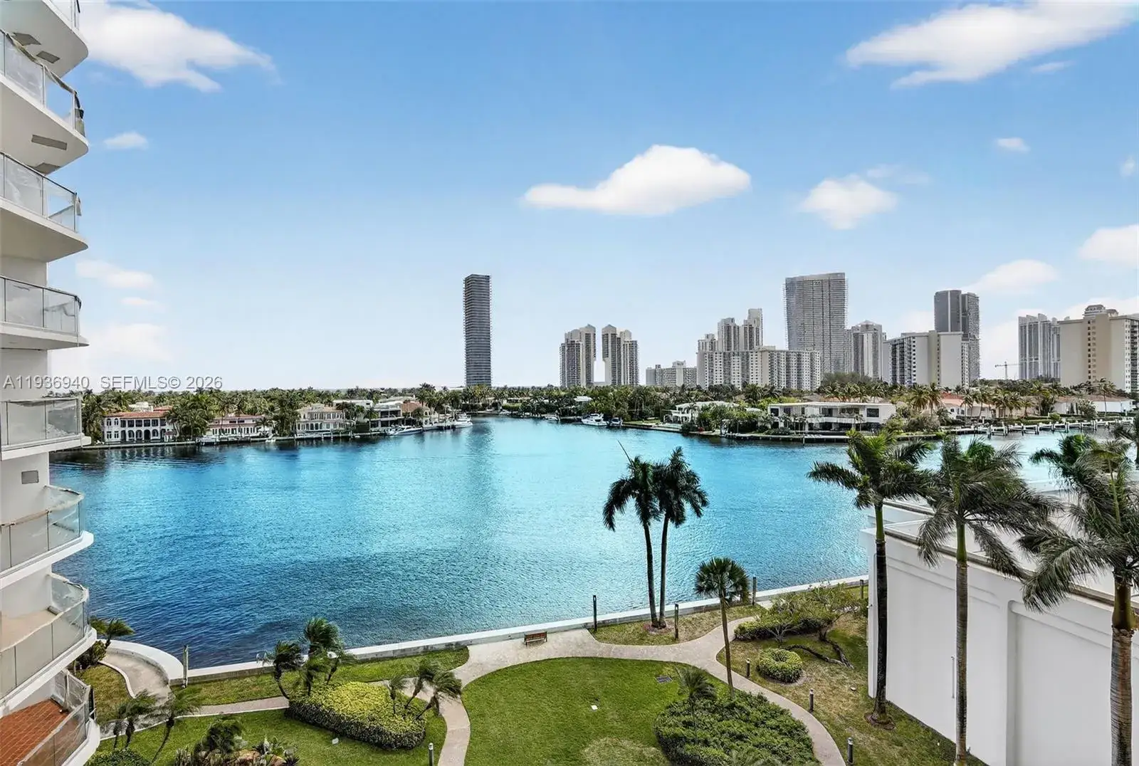 2 bedroom 2 bath Residential for sale at 19707 Turnberry Way # 7F, Aventura FL 33180