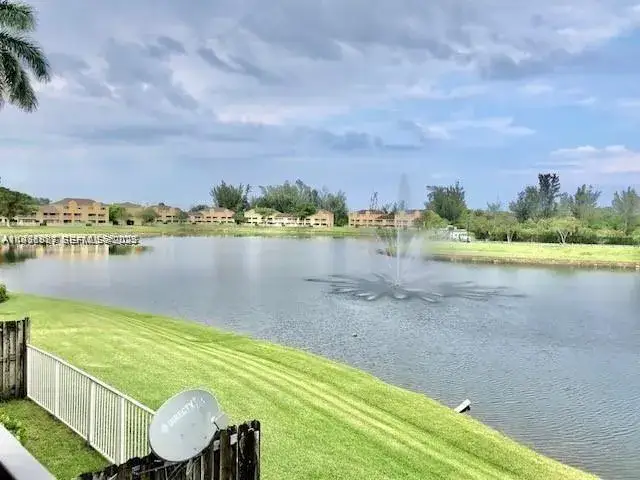 2 bedroom 2 bath Residential Lease for rent at 5200 NW 31st Ave # 32, Fort Lauderdale FL 33309