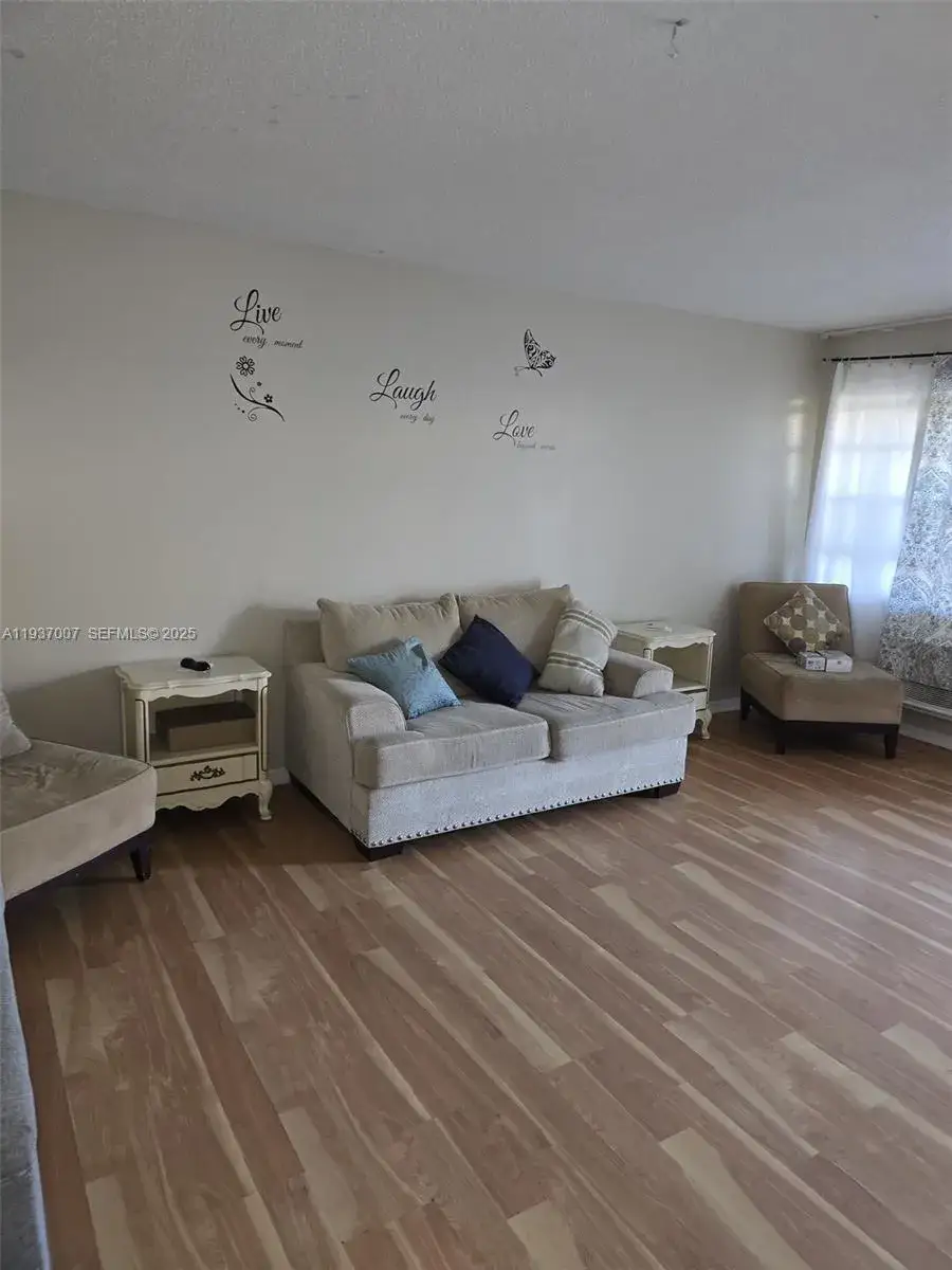 1 bedroom 1 bath Residential Lease for rent at 314 S J St # 7, Lake Worth FL 33460