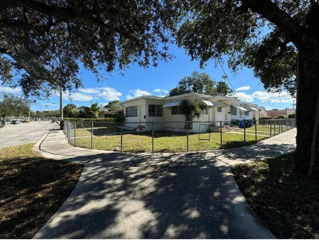 1 bedroom 1 bath Residential Lease for rent at 5455 NW NW # 2, Miami FL 33127