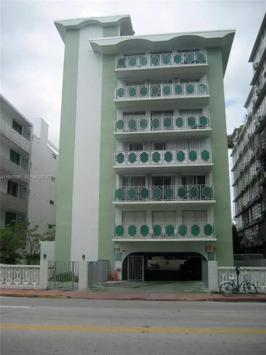 1 bedroom 1 bath Residential Lease for rent at 1732 Meridian Ave # 502, Miami Beach FL 33139