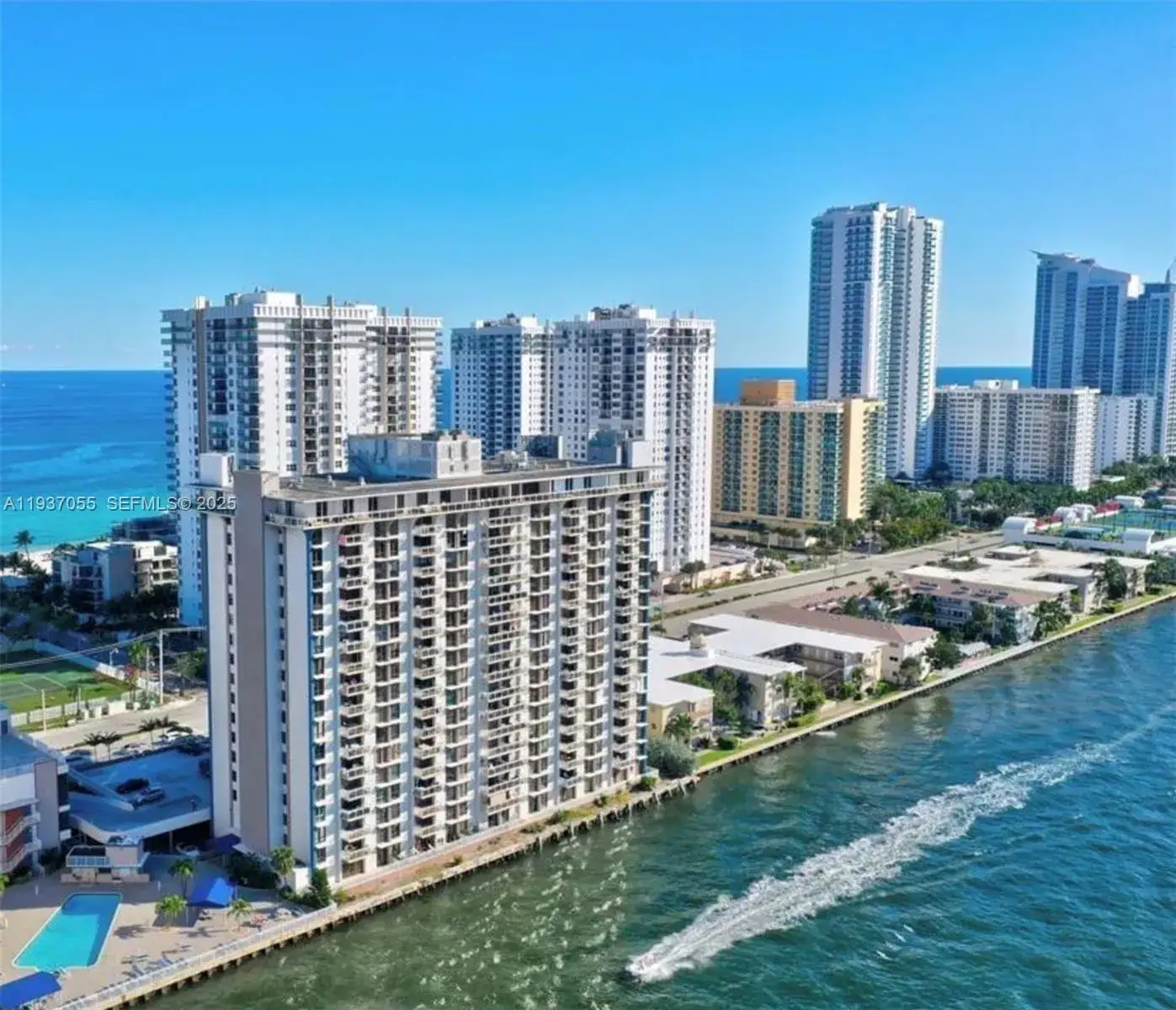 2 bedroom 2 bath Residential for sale at 1600 S Ocean Dr # 3G, Hollywood FL 33019