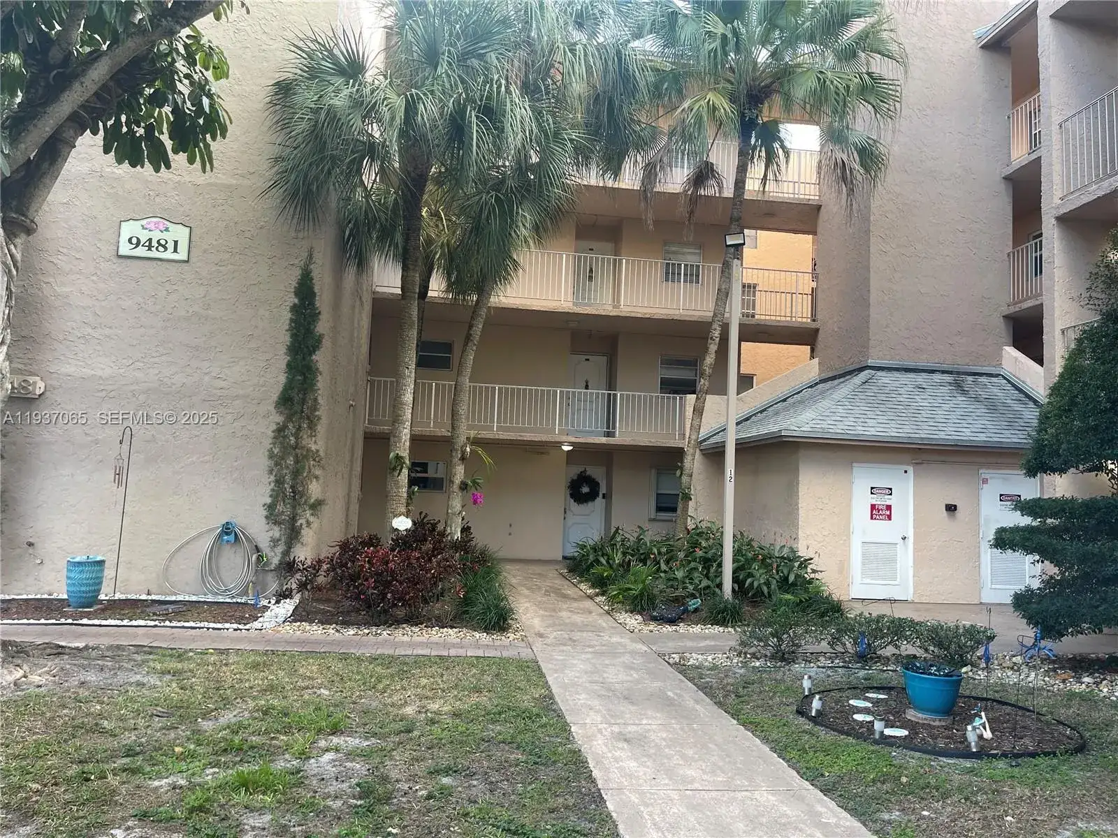 1 bedroom 1 bath Residential Lease for rent at 9481 Evergreen Pl # 205, Davie FL 33324