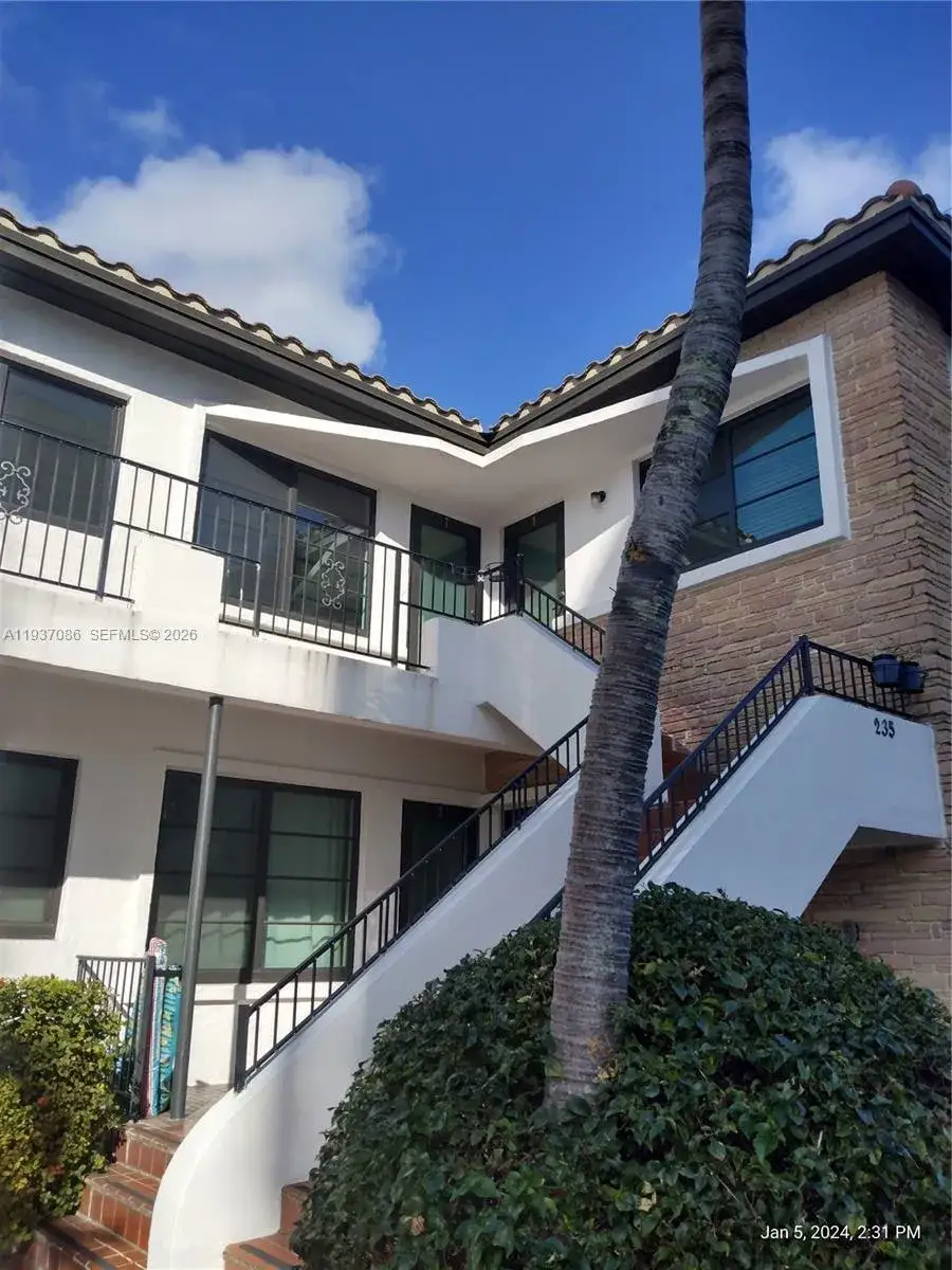 1 bedroom 1 bath Residential Lease for rent at 235 83rd St # 3, Miami Beach FL 33141