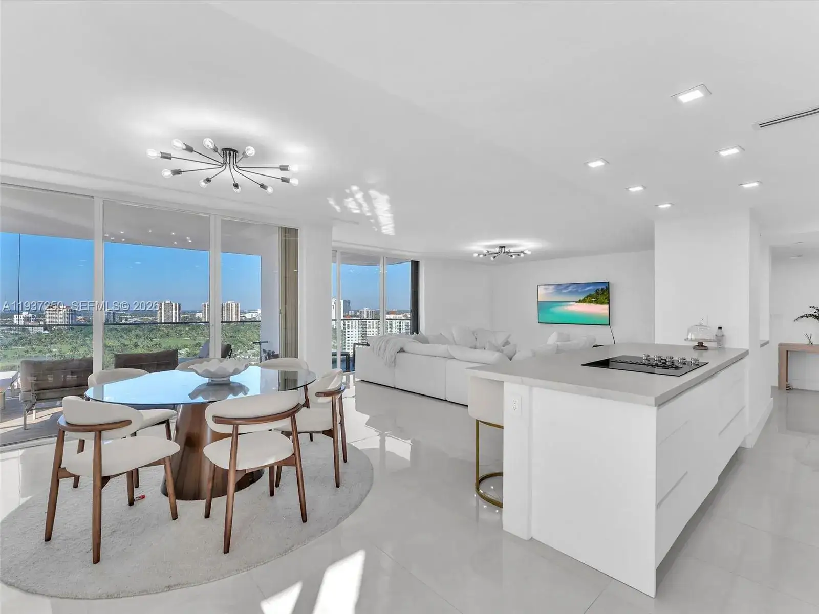 3 bedroom 2 bath Residential for sale at 19707 Turnberry Way # 22D, Aventura FL 33180