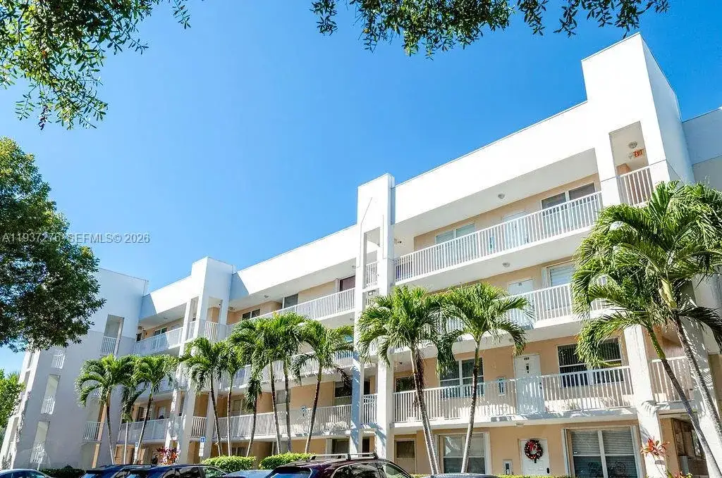 2 bedroom 2 bath Residential for sale at 2601 N Nob Hill Rd # 402, Sunrise FL 33322