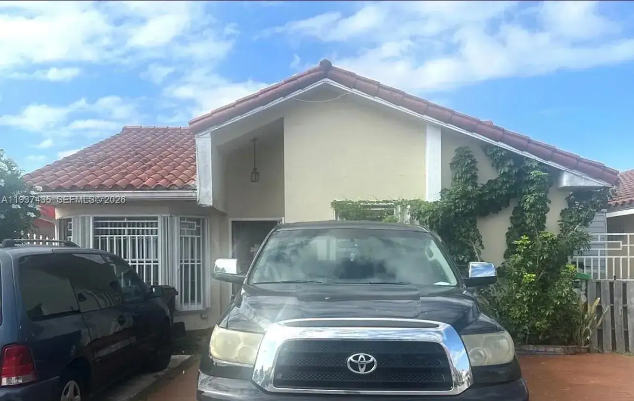 3 bedroom 2 bath Residential for sale at 2566 W 73rd Pl, Hialeah FL 33016