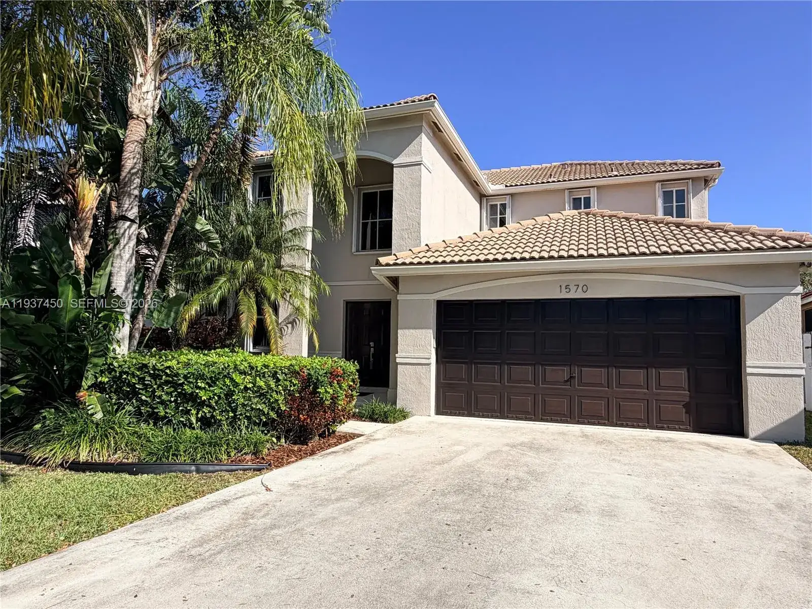 4 bedroom 3 bath Residential Lease for rent at 1570 ELM GROVE RD, Weston FL 33327