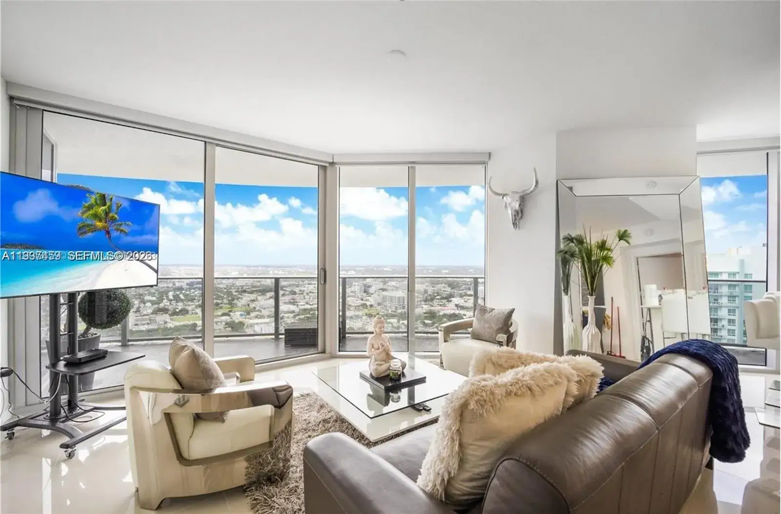 2 bedroom 2 bath Residential Lease for rent at 488 NE 18th st # 4601, Miami FL 33132