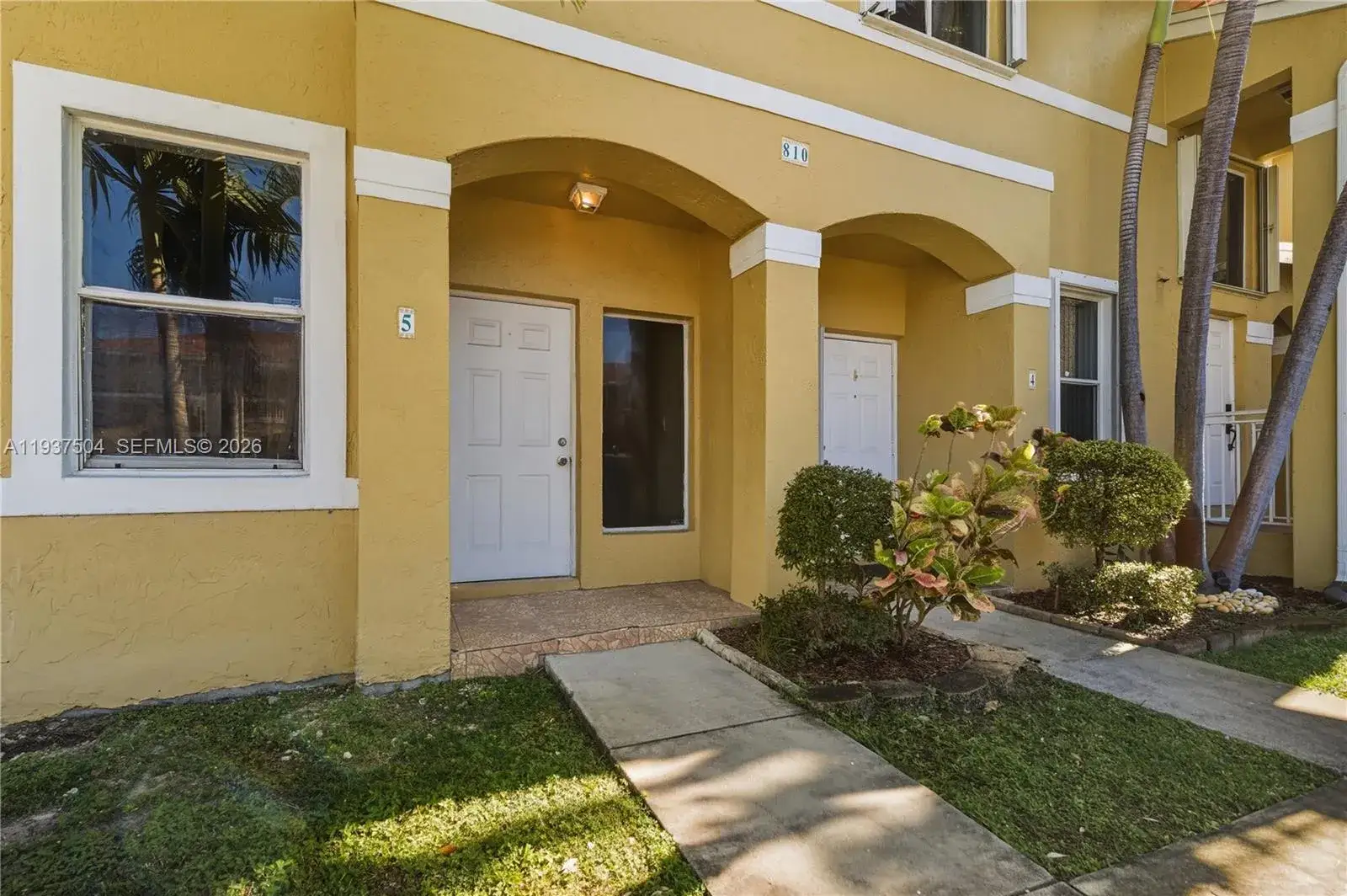 2 bedroom 2 bath Residential Lease for rent at 810 NE 212th Ter # 5, Miami FL 33179