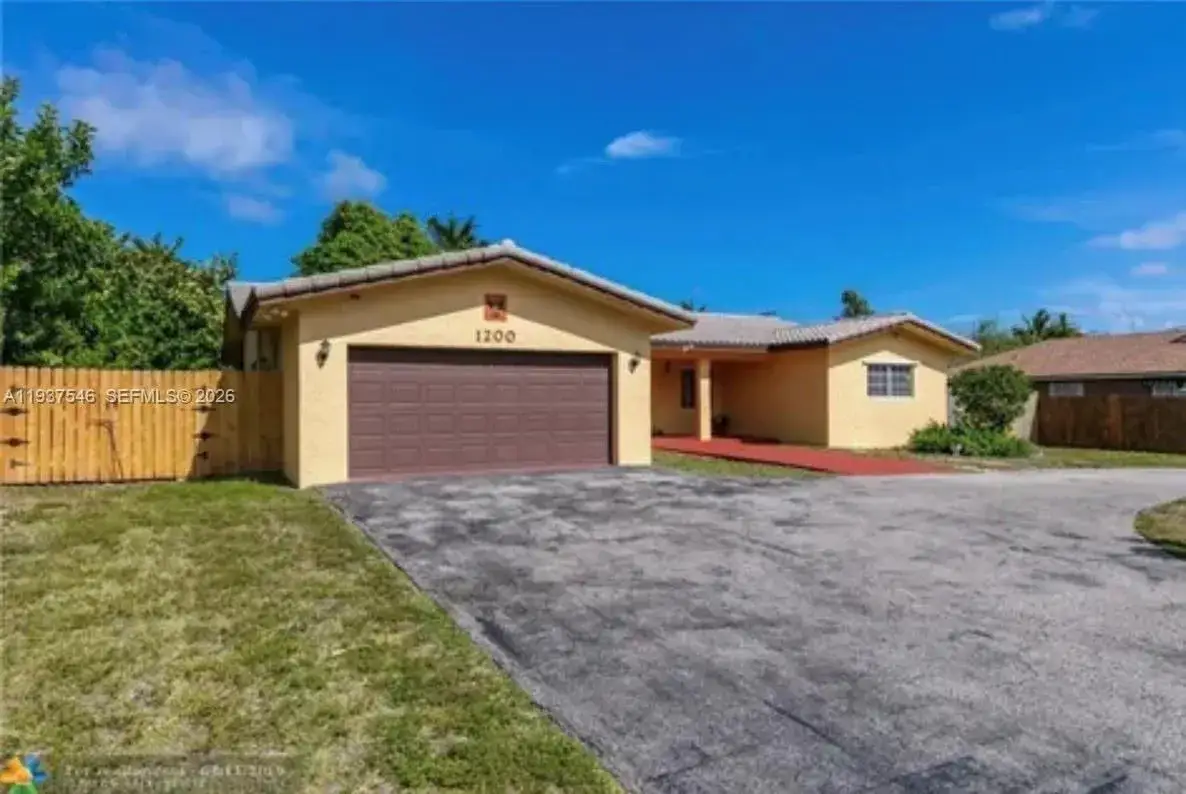 6 bedroom 4 bath Residential for sale at 1200 NW 4th Ave, Boca Raton FL 33432