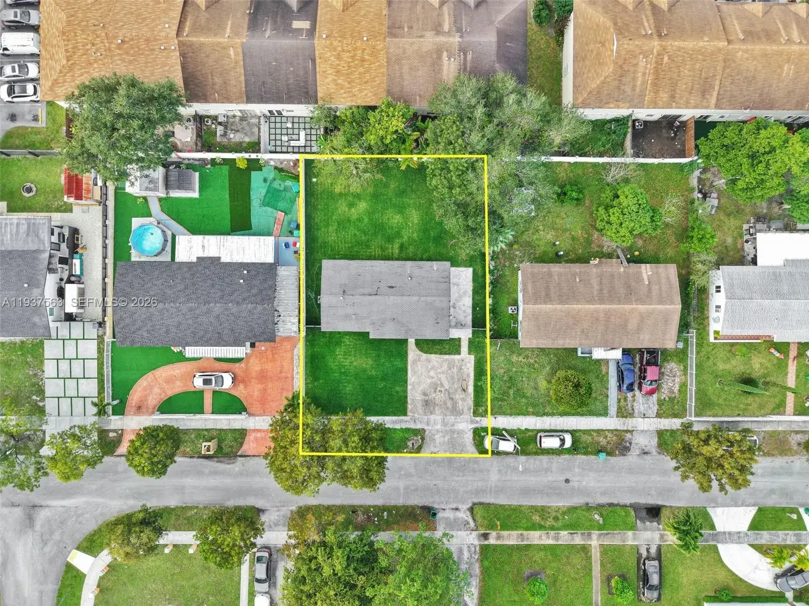 3 bedroom 2 bath Residential for sale at 19720 NW 33rd Ave, Miami Gardens FL 33056