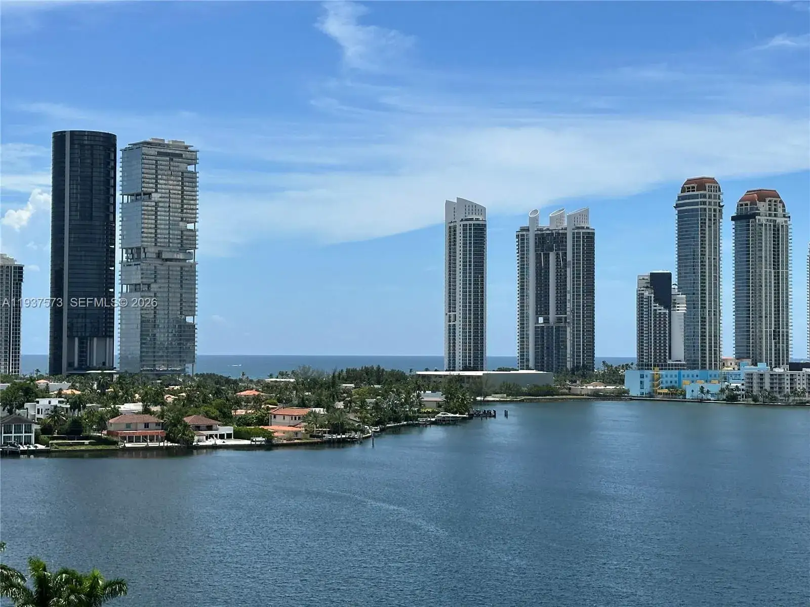 2 bedroom 2 bath Residential for sale at 3530 MYSTIC POINTE DR # 1213, Aventura FL 33180