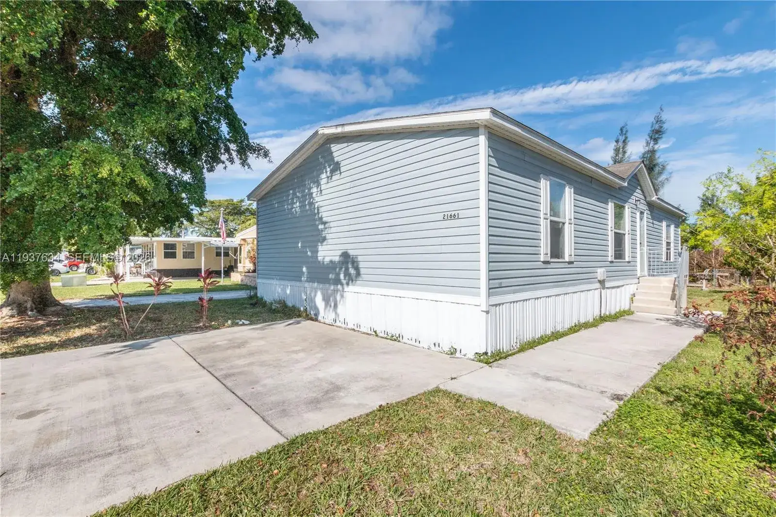 3 bedroom 2 bath Residential Lease for rent at 21661 NW 8th Ct, Pembroke Pines FL 33029