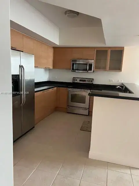 2 bedroom 2 bath Residential Lease for rent at 140 S Dixie Hwy # 906, Hollywood FL 33020
