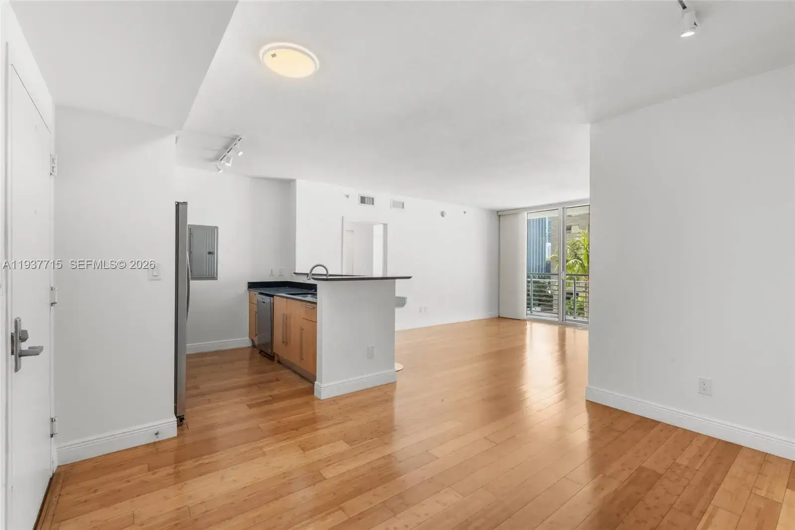 2 bedroom 2 bath Residential for sale at 335 S Biscayne Blvd # 908, Miami FL 33131