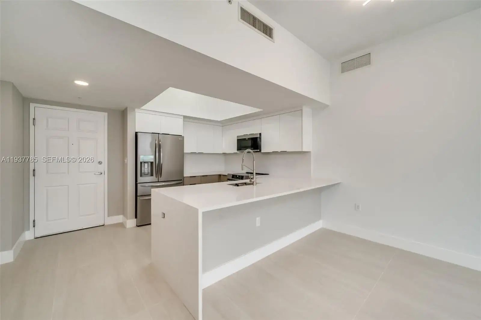 2 bedroom 2 bath Residential Lease for rent at 140 S Dixie Hwy # 1007, Hollywood FL 33020