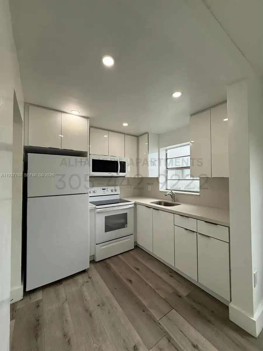 2 bedroom 1 bath Residential Lease for rent at 3100 W Flagler St # 114, Miami FL 33135