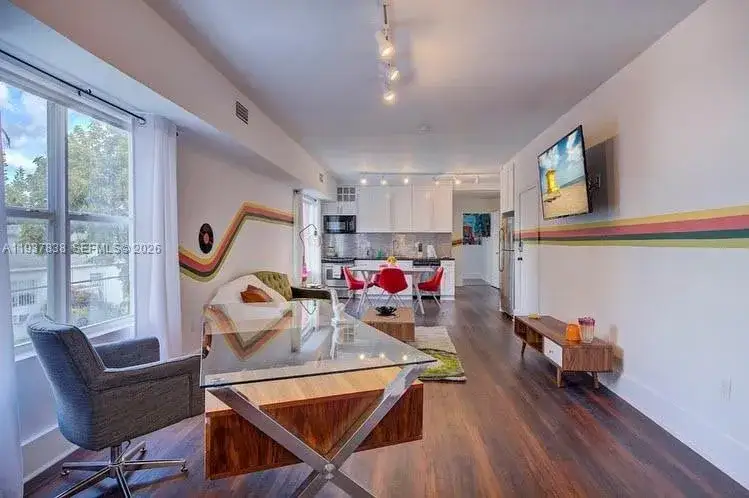 2 bedroom 1 bath Residential Lease for rent at 524 NW 35th St # 4, Miami FL 33127