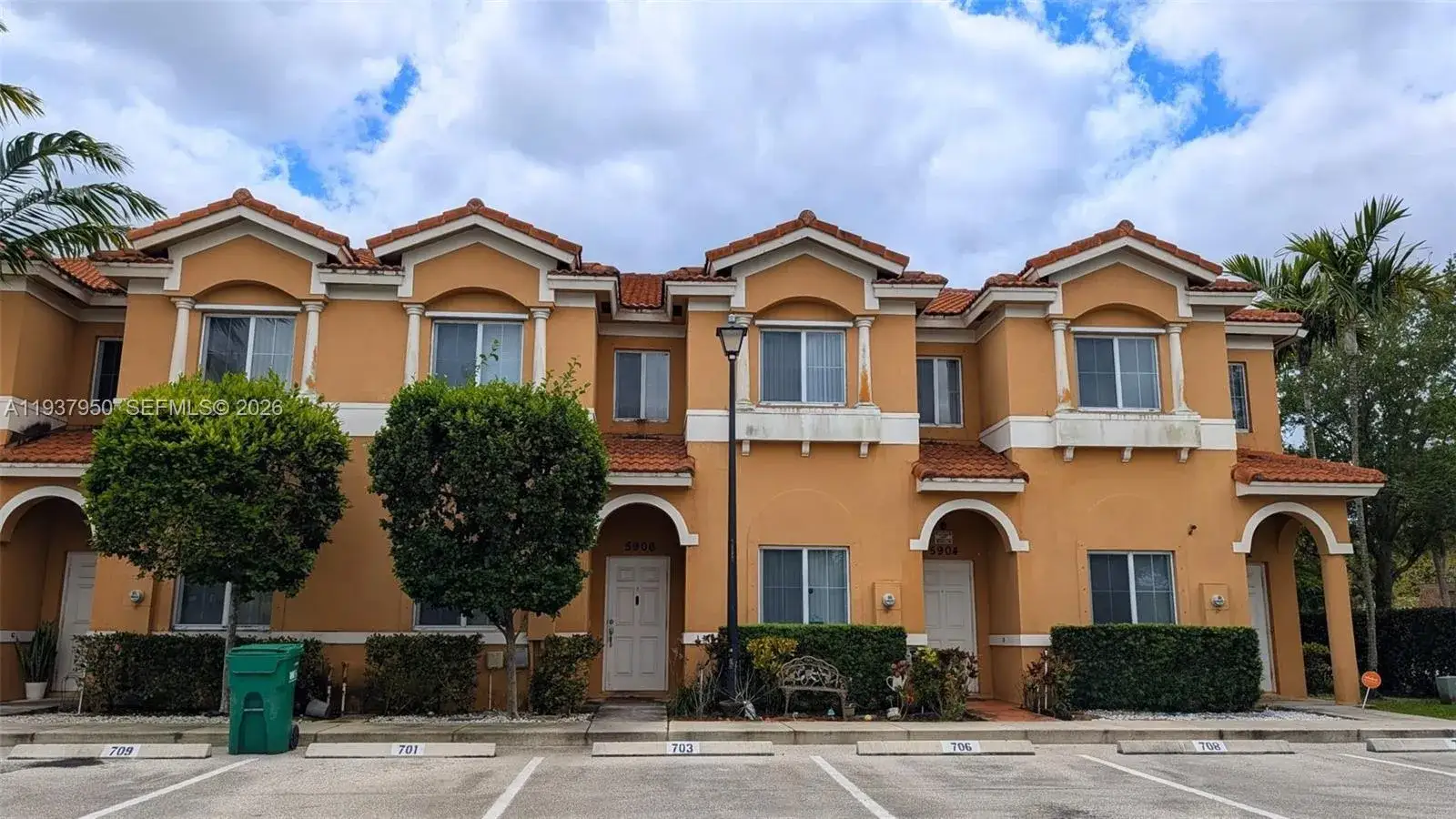 2 bedroom 2 bath Residential for sale at 5906 Woodlands Blvd, Tamarac FL 33319