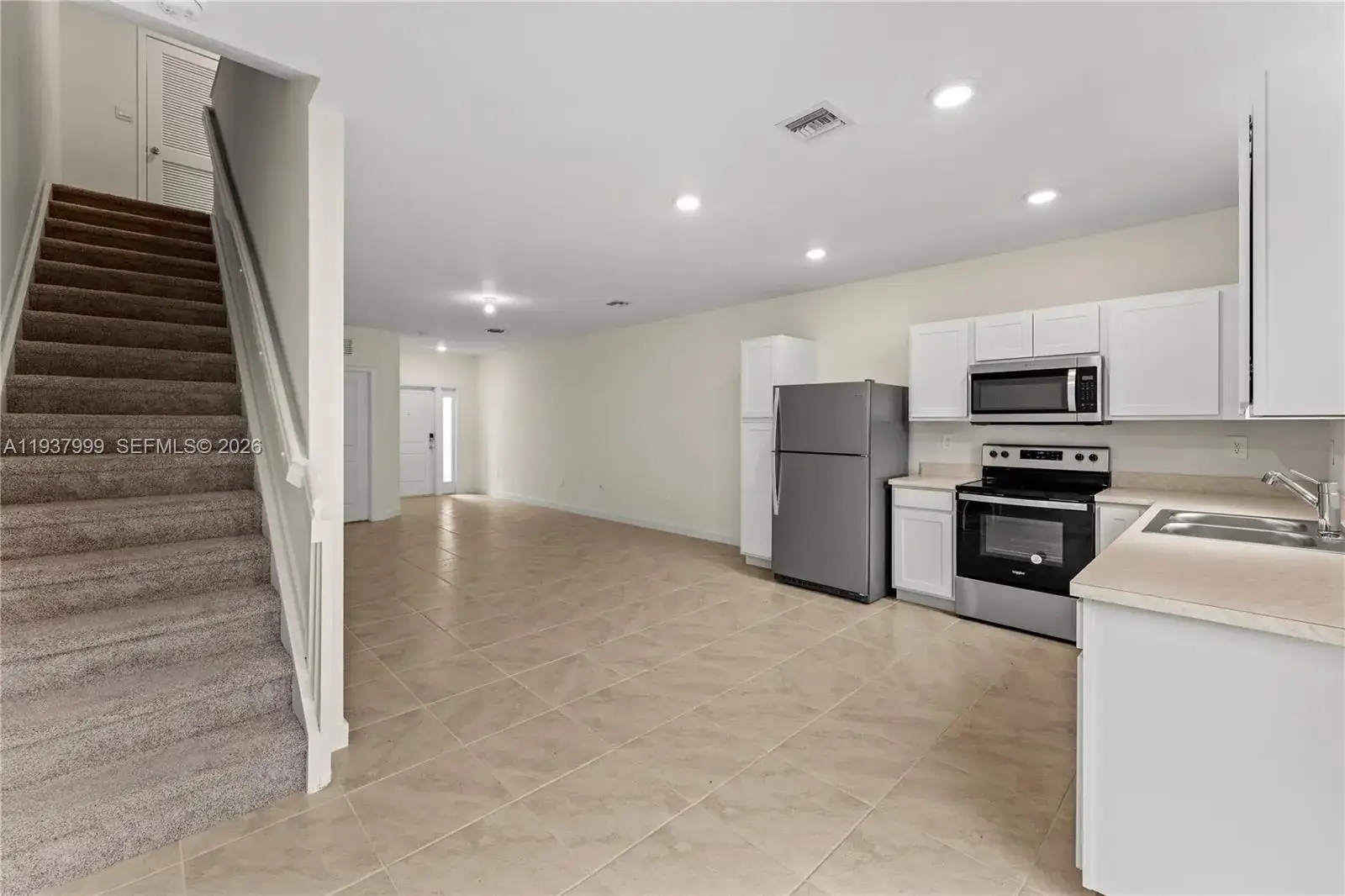 3 bedroom 3 bath Residential Lease for rent at 433 NE 12th St # 433, Florida City FL 33034